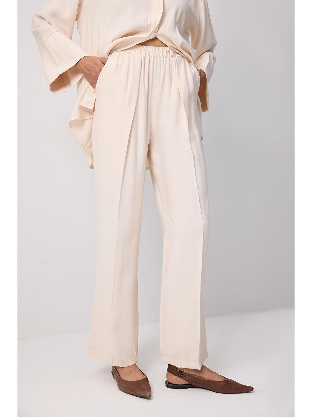 Bej Kuşaklı Gömlek Yaka Pantolon Takım-6