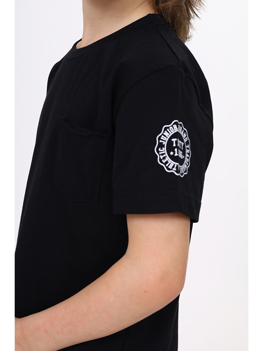 Siyah Erkek Çocuk Cepli Pamuklu Tişört-4