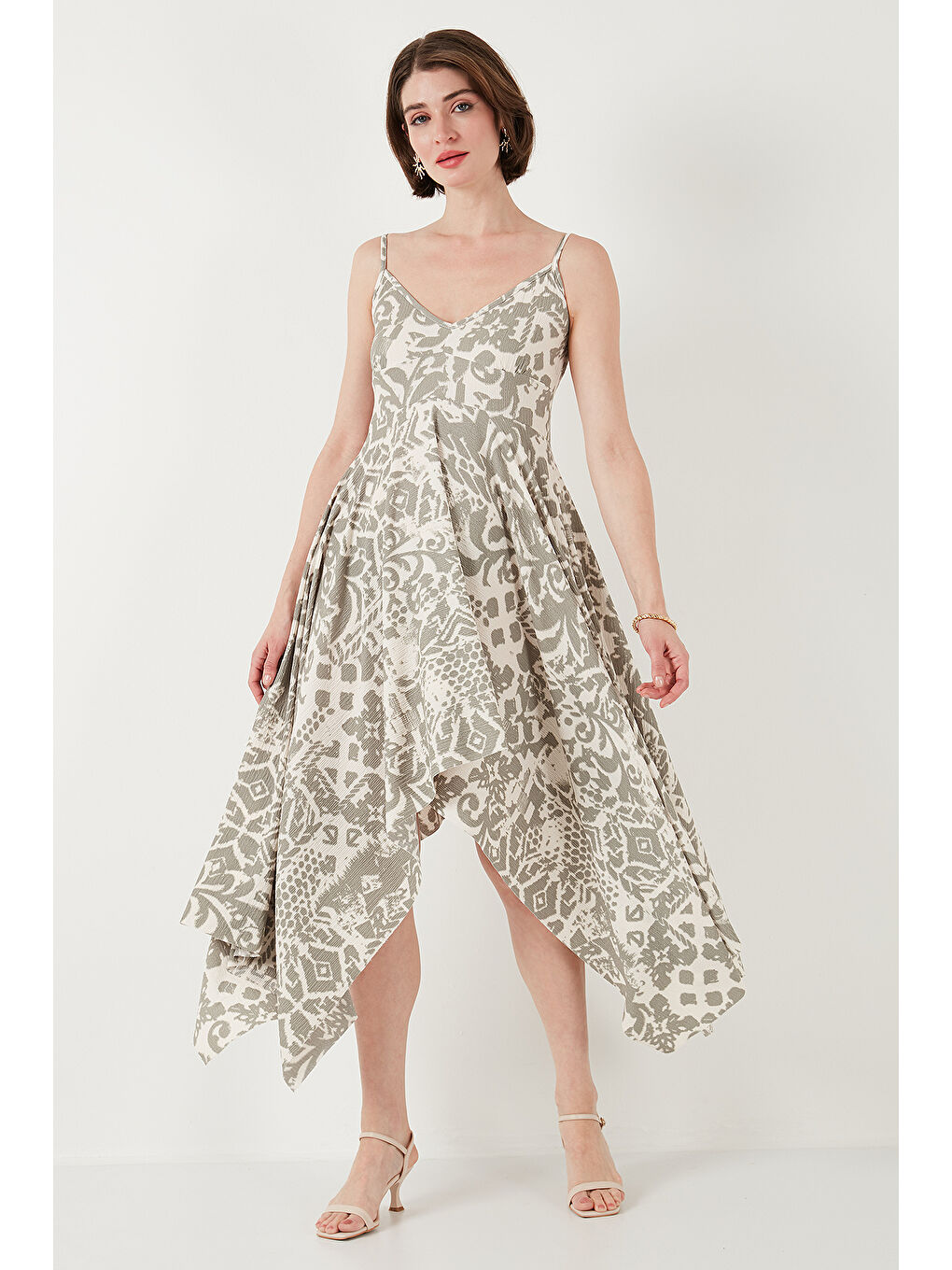 Yeşil Desenli Asimetrik Kesim Regular Fit Midi Boy Askılı Elbise 5866126-3