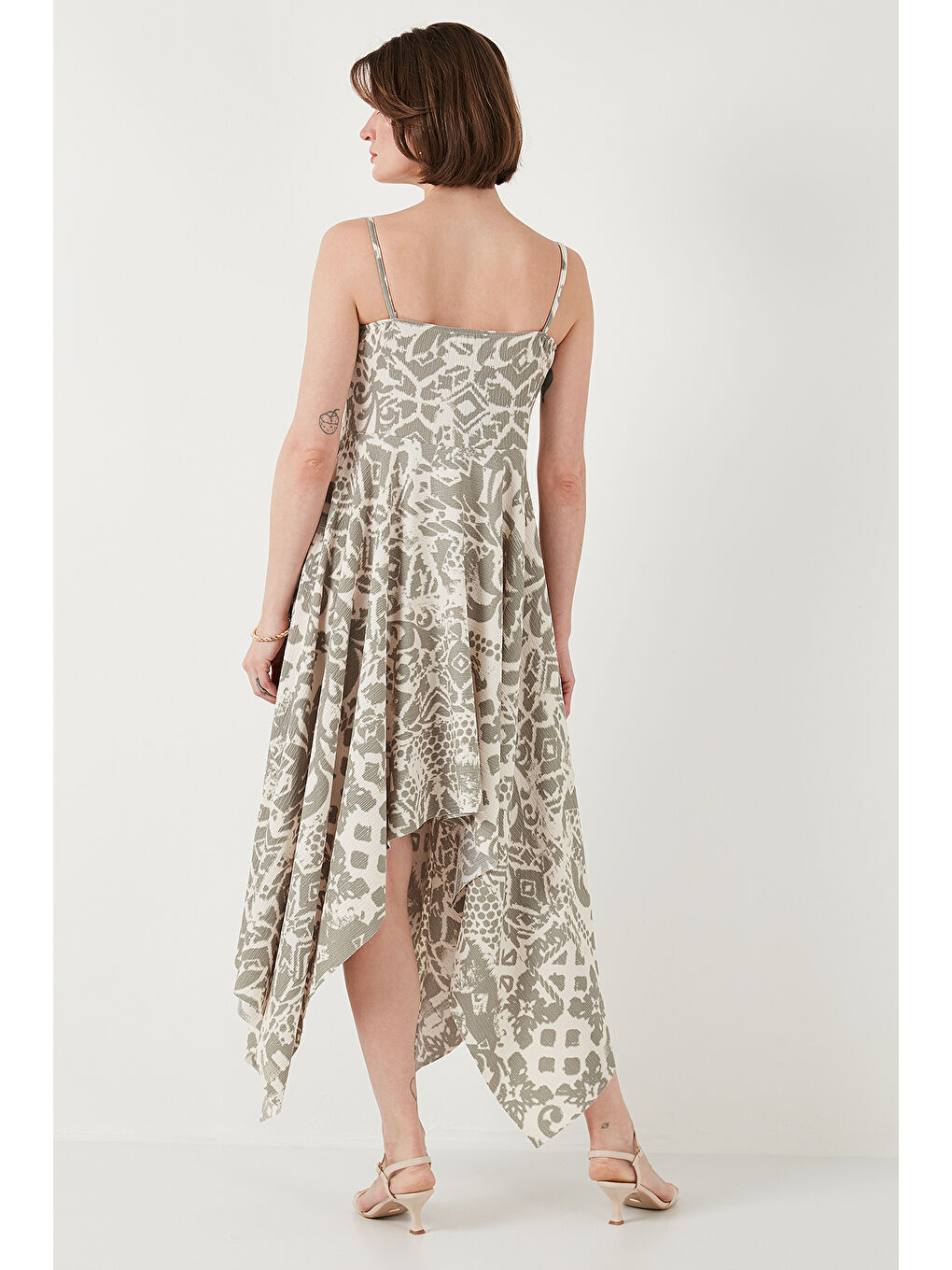 Yeşil Desenli Asimetrik Kesim Regular Fit Midi Boy Askılı Elbise 5866126-6