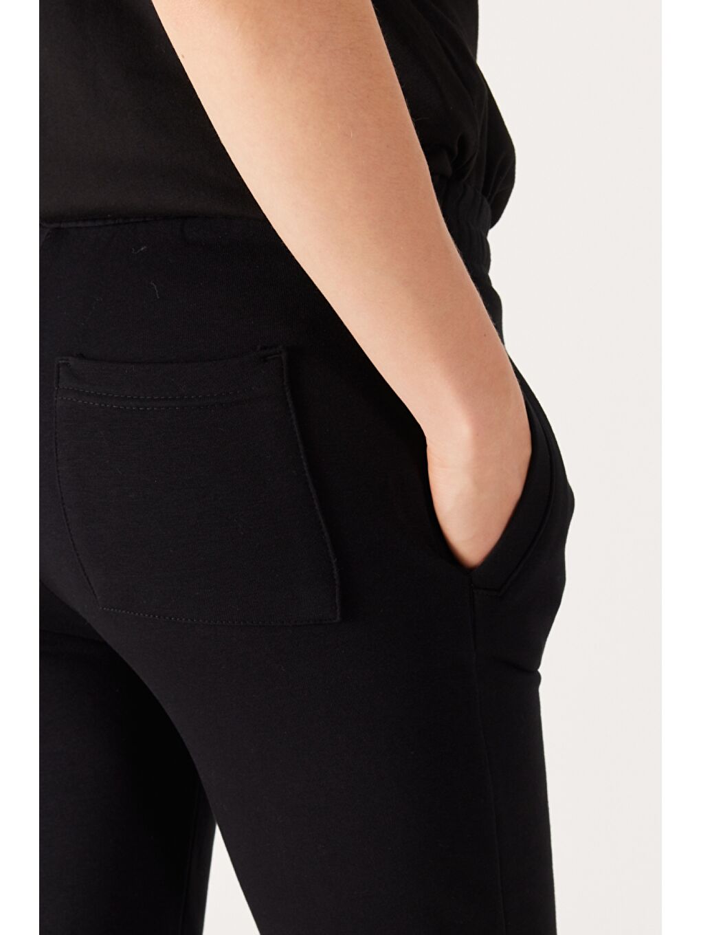 Regular Fit Normal Kesim İçi Polarlı Cepli Siyah Jogger Eşofman Altı-4