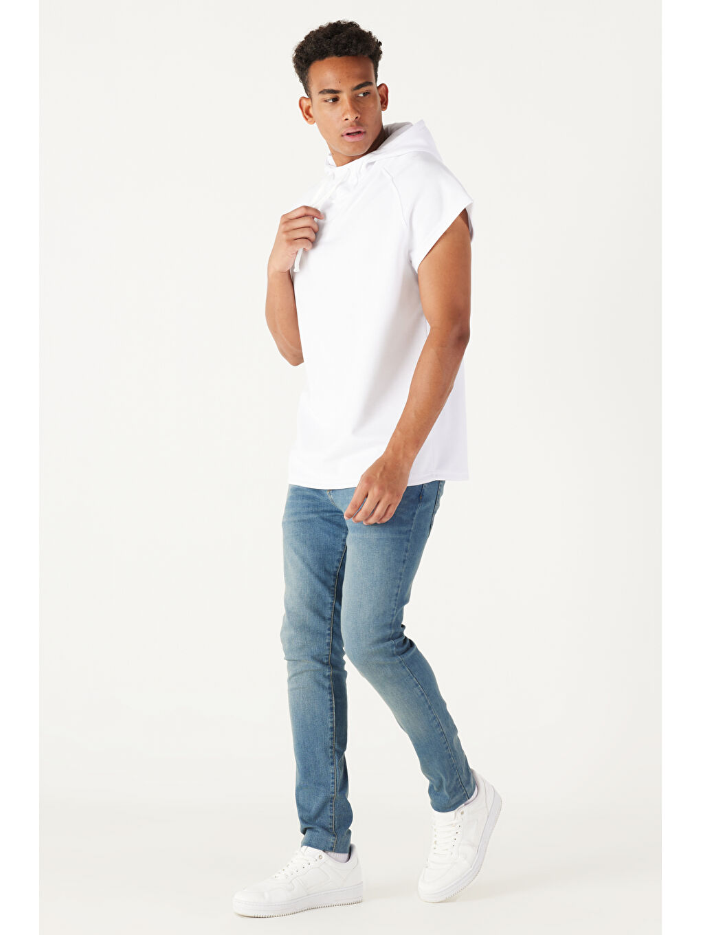 Erkek Beyaz Long Fit Kapüşonlu Kolsuz Sweatshirt-1