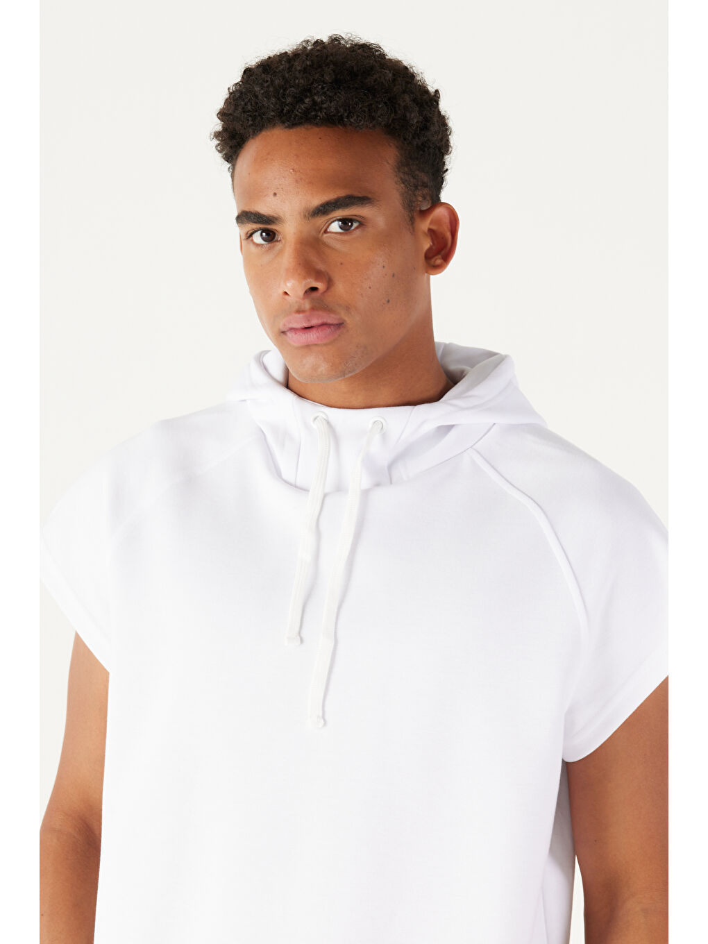 Erkek Beyaz Long Fit Kapüşonlu Kolsuz Sweatshirt-3