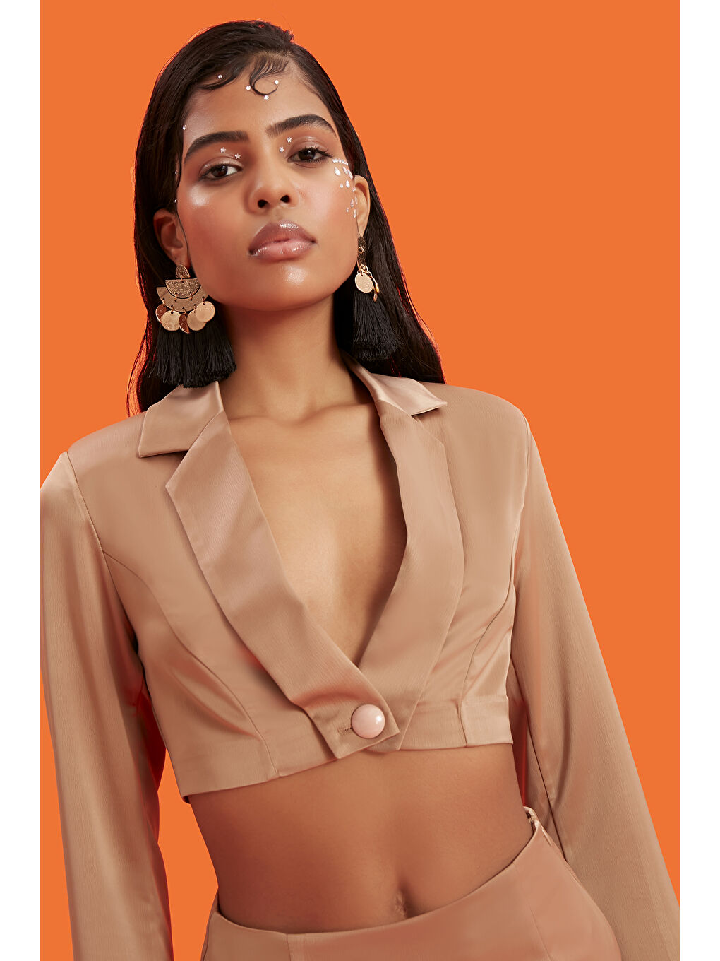 Kadın Bej Renk Saten Kumaş Crop Fit Yakalı Bolero Ceket-3