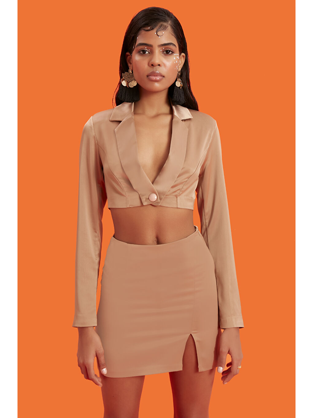 Kadın Bej Renk Saten Kumaş Crop Fit Yakalı Bolero Ceket-4