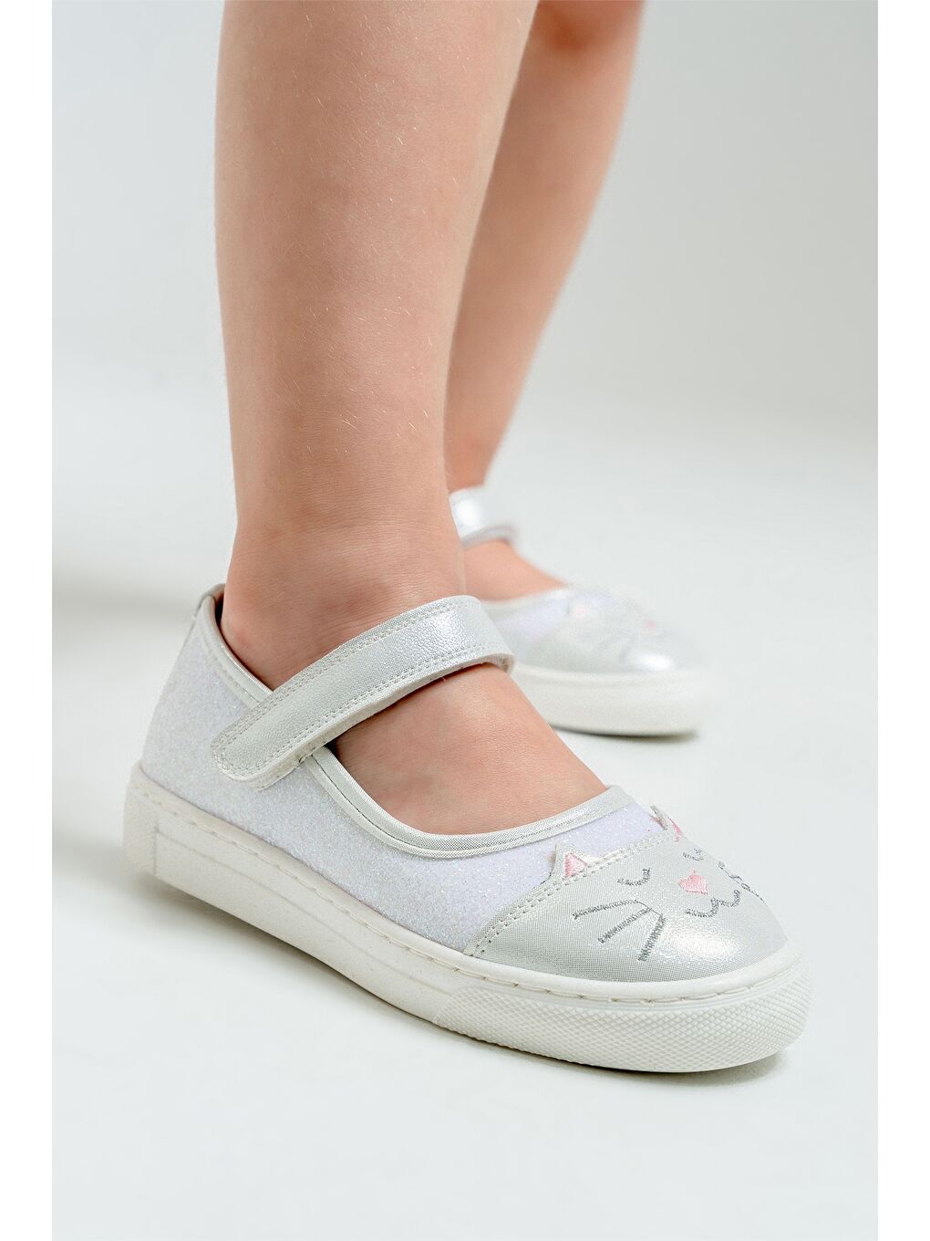 Bej Kız Çocuk Sedef Kedili Günlük Babet