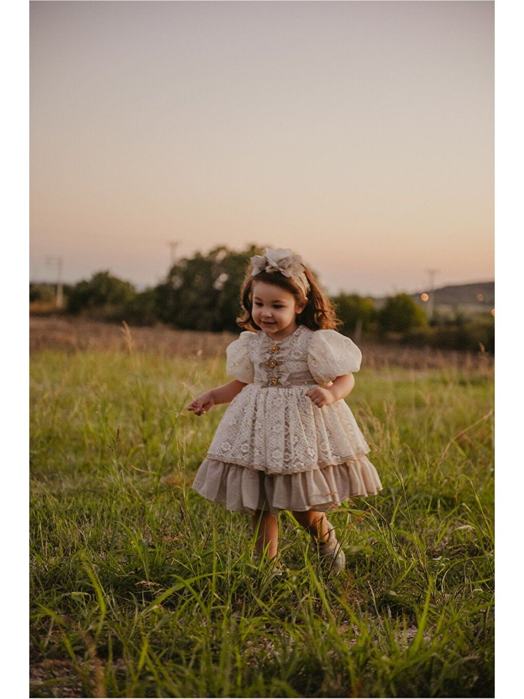 Gri Dantel İşlemeli Prenses Model Kabarık Kız Çocuk Elbisesi_M2405-1