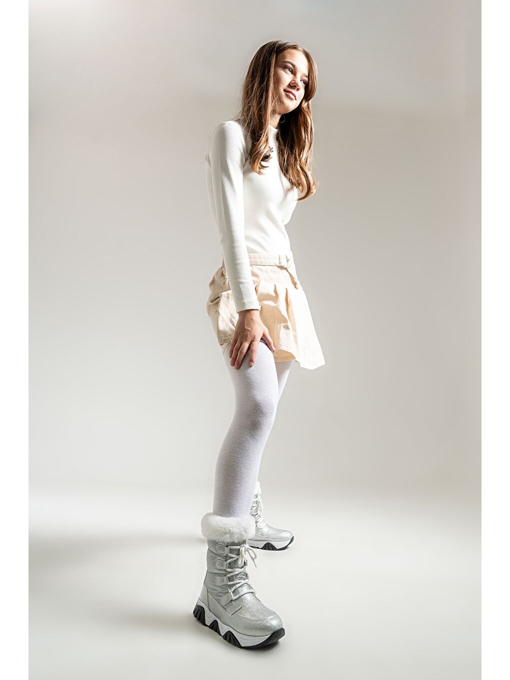 Gri Kız Çocuk Gümüş Simli Rugan Deri Suya Dayanıklı Günlük Bot