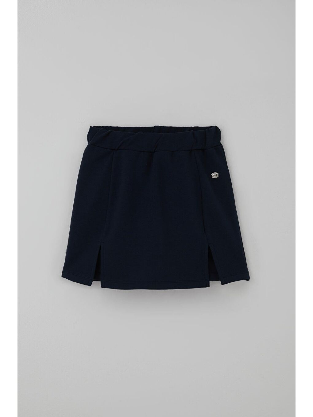 Kız Çocuk Şort Etek Arma Aksesuarlı Yırtmaçlı Lacivert (9-14 Yaş)