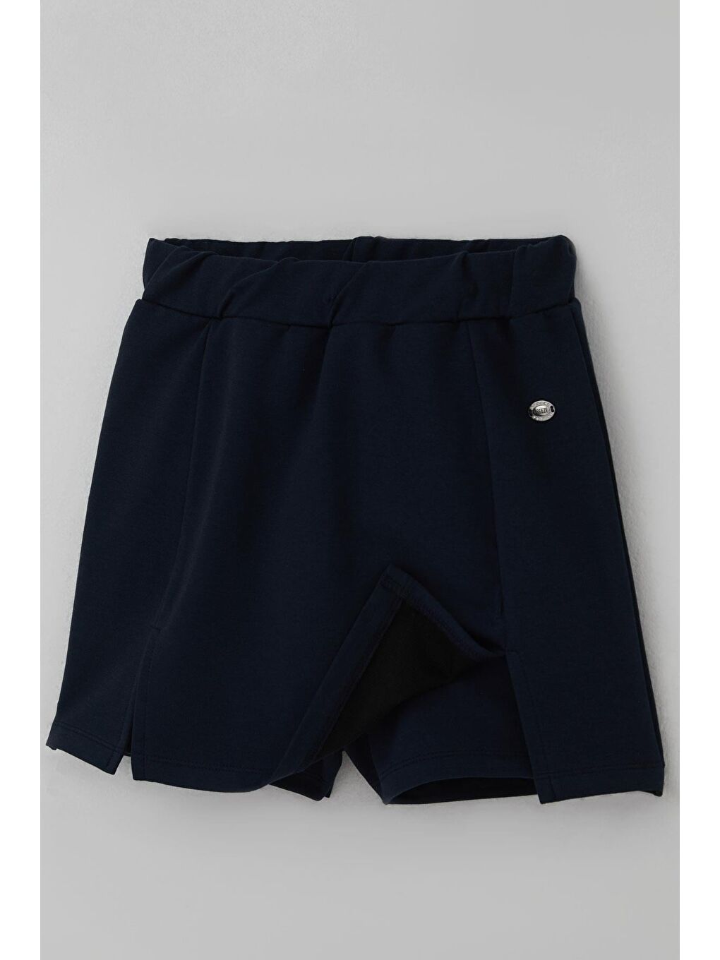 Kız Çocuk Şort Etek Arma Aksesuarlı Yırtmaçlı Lacivert (9-14 Yaş)-2