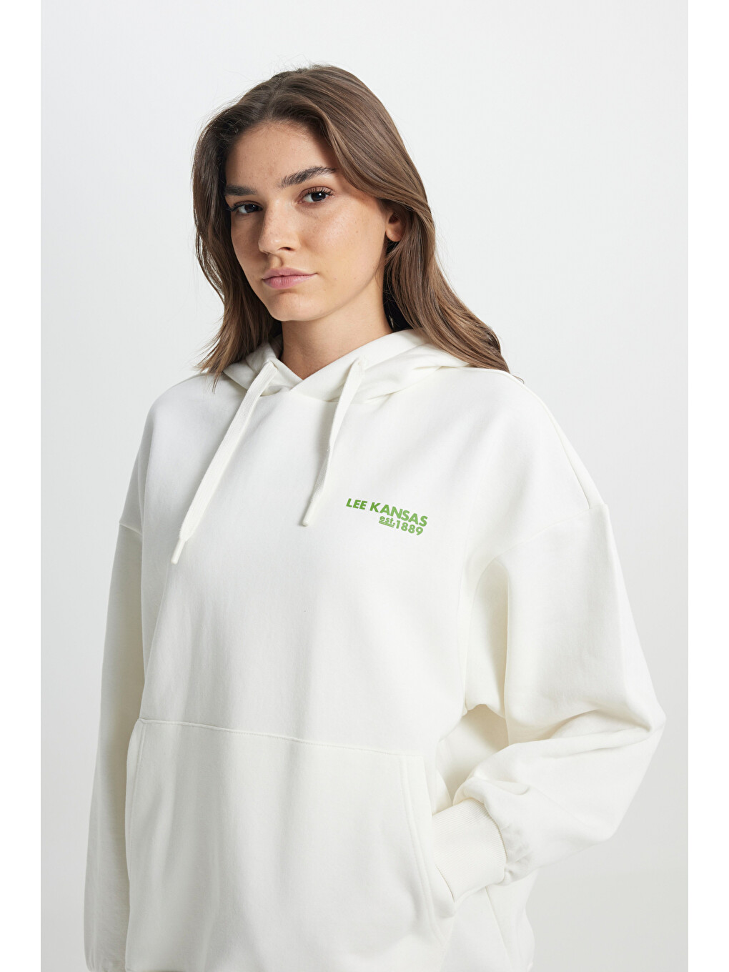 Regular Fit Normal Kesim Kapüşonlu İçi Polarlı Sırt Baskılı Kırık Beyaz Sweatshirt-4
