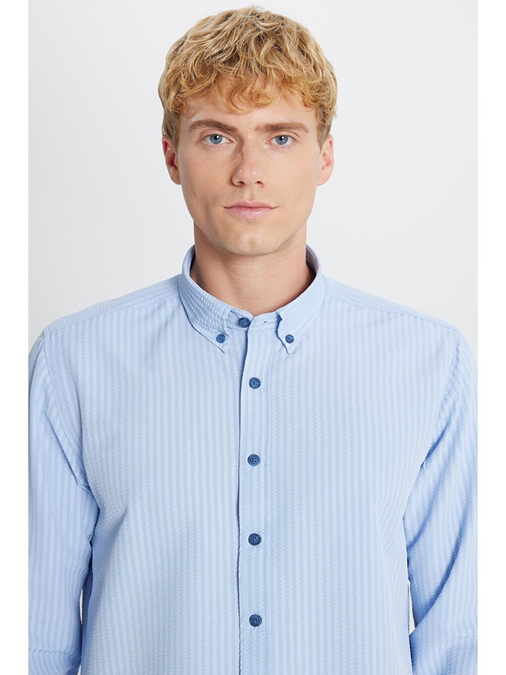 Erkek Lacivert Tailored Slim Fit Dar Kesim Düğmeli Yaka Gofre Desenli Gömlek-3