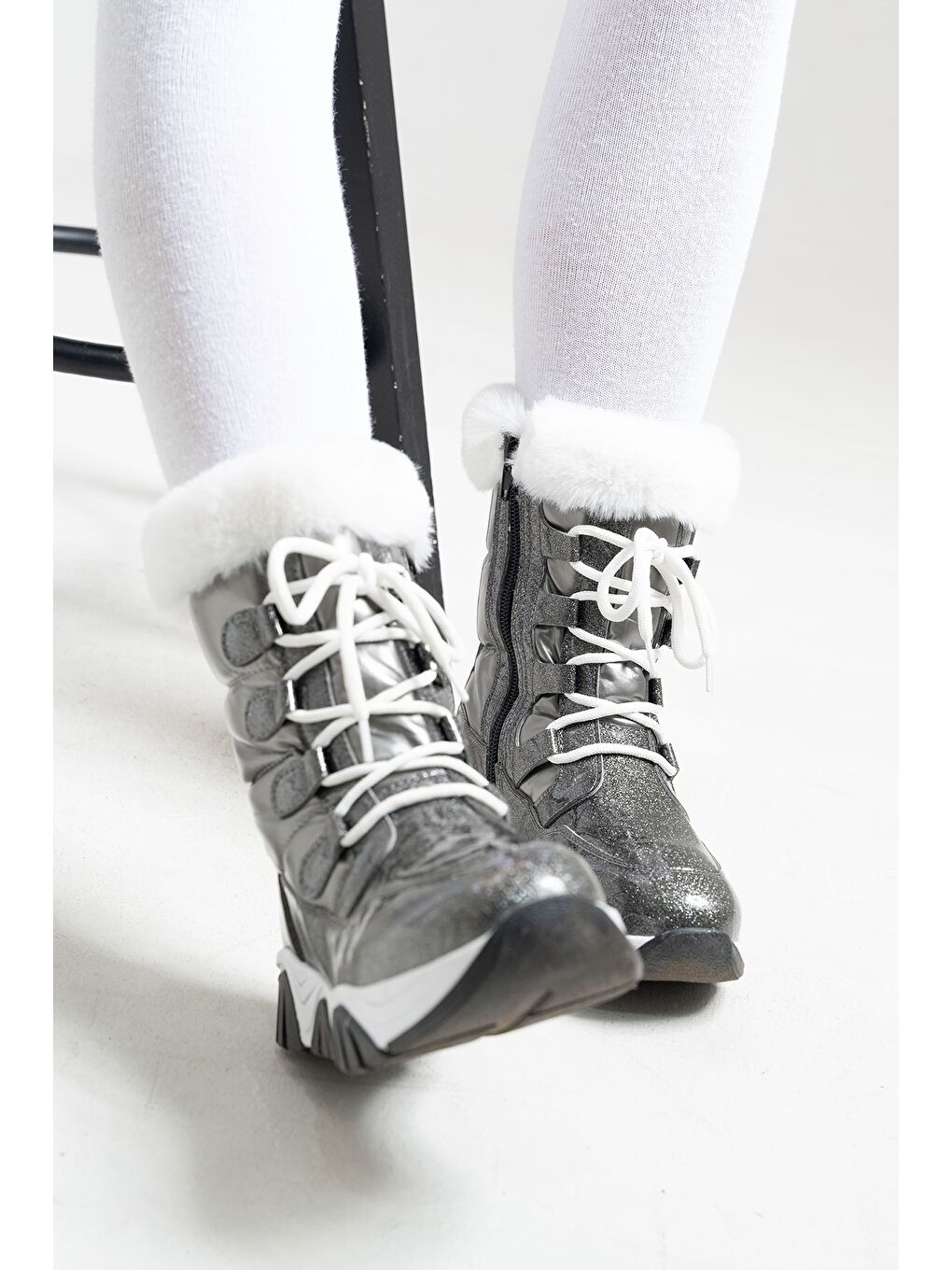 Gri Kız Çocuk Platin Simli Rugan Deri Suya Dayanıklı Günlük Bot-1