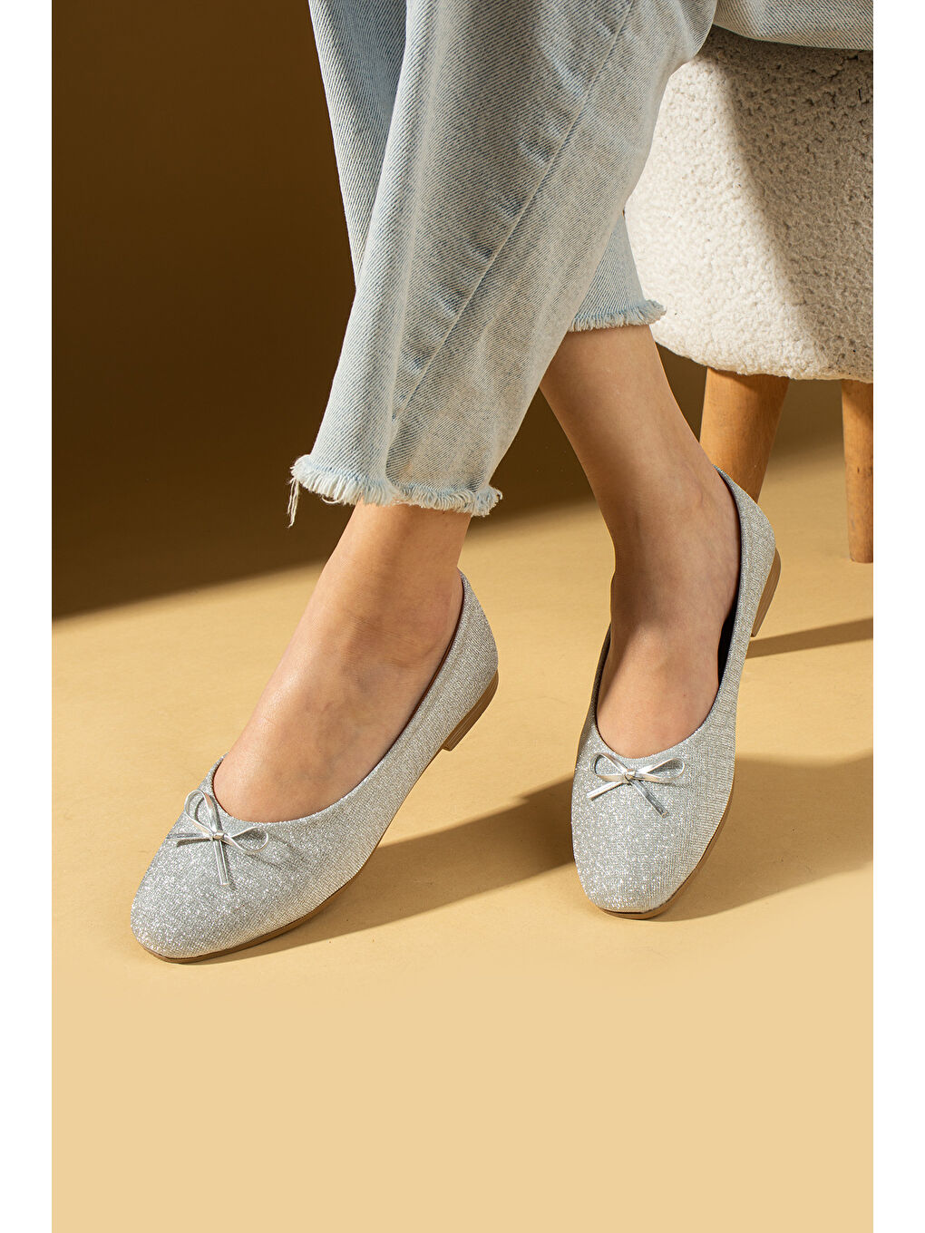 Gri Simli Fiyonk Detaylı Rahat Taban Comfort Kadın Babet 57-47-25Sim-1