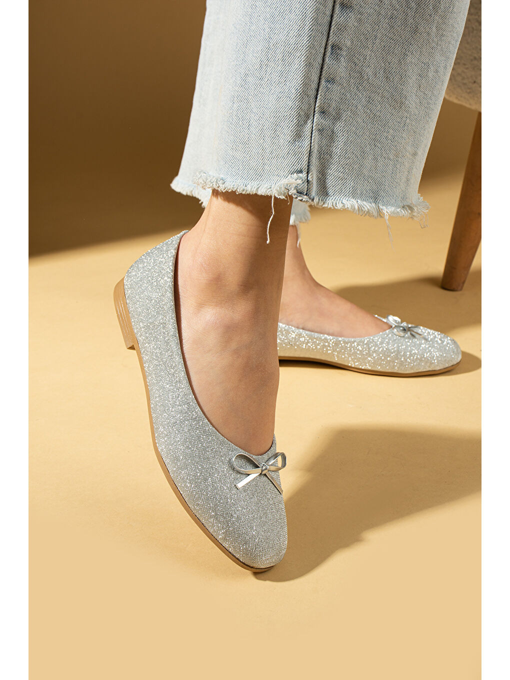 Gri Simli Fiyonk Detaylı Rahat Taban Comfort Kadın Babet 57-47-25Sim-2