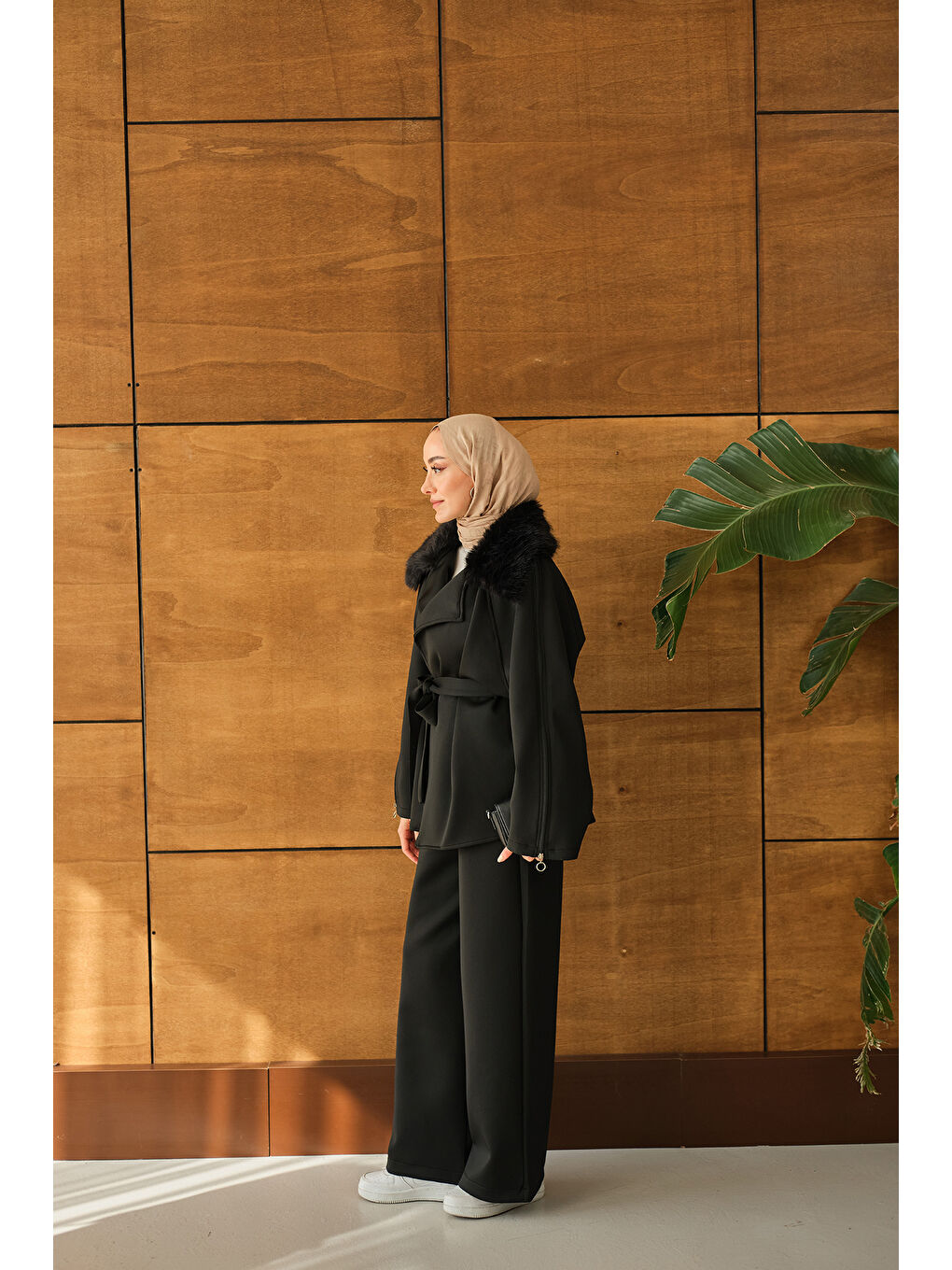 Kadın Yakası Kürk Kolları fermuarlı Takım Siyah-2