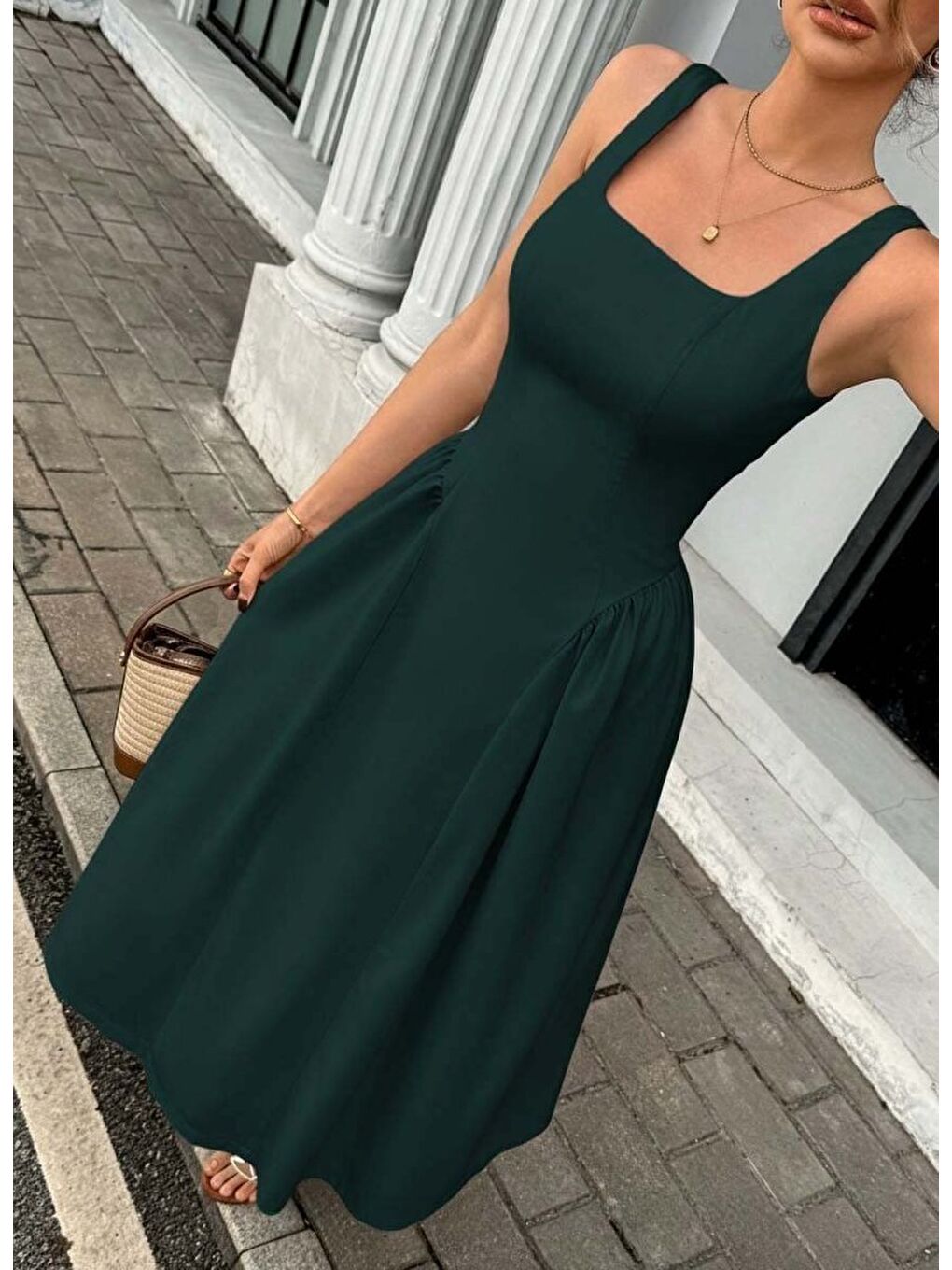 Yeşil Kadın Askılı Kare Yakalı Uzun Ithal Krep Elbise-3