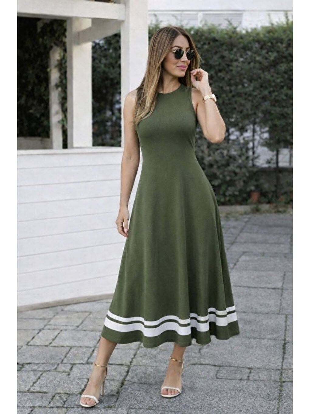 Yeşil Kadın Askılı Yuvarlak Yakalı Etek Ucu şerit Detaylı Uzun Viskon Elbise-1