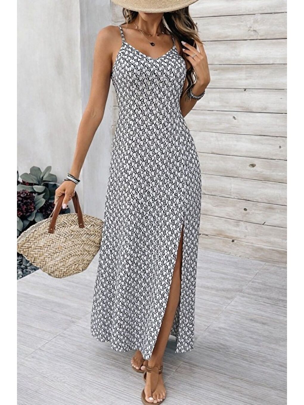 Beyaz Kadın Ip Askılı V Yakalı Yırtmaçlı Uzun Süprem Elbise