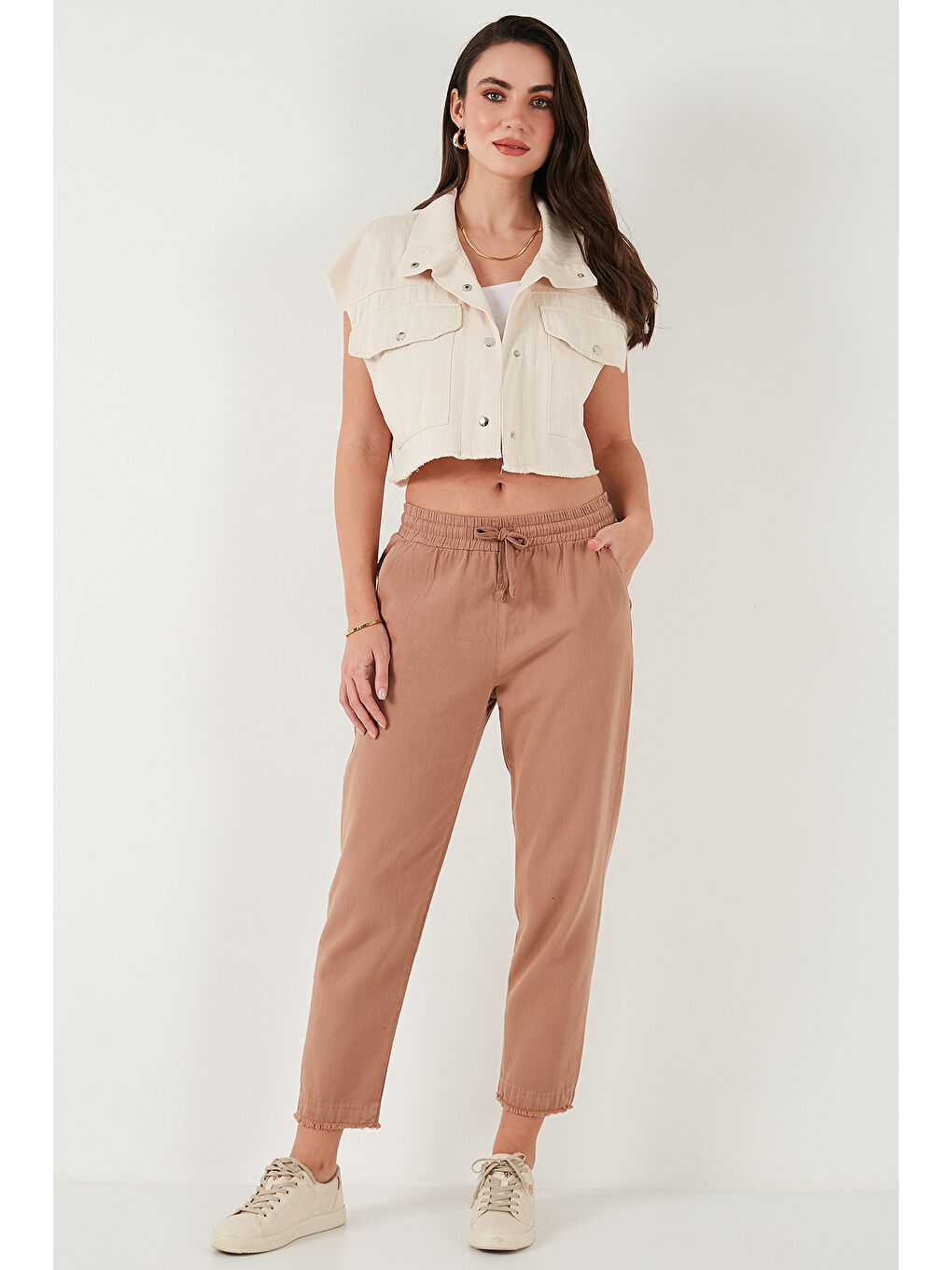 Sarı Pamuklu Normal Bel Regular Fit Düz Paça Kadın Pantolon 668Yp42282S4