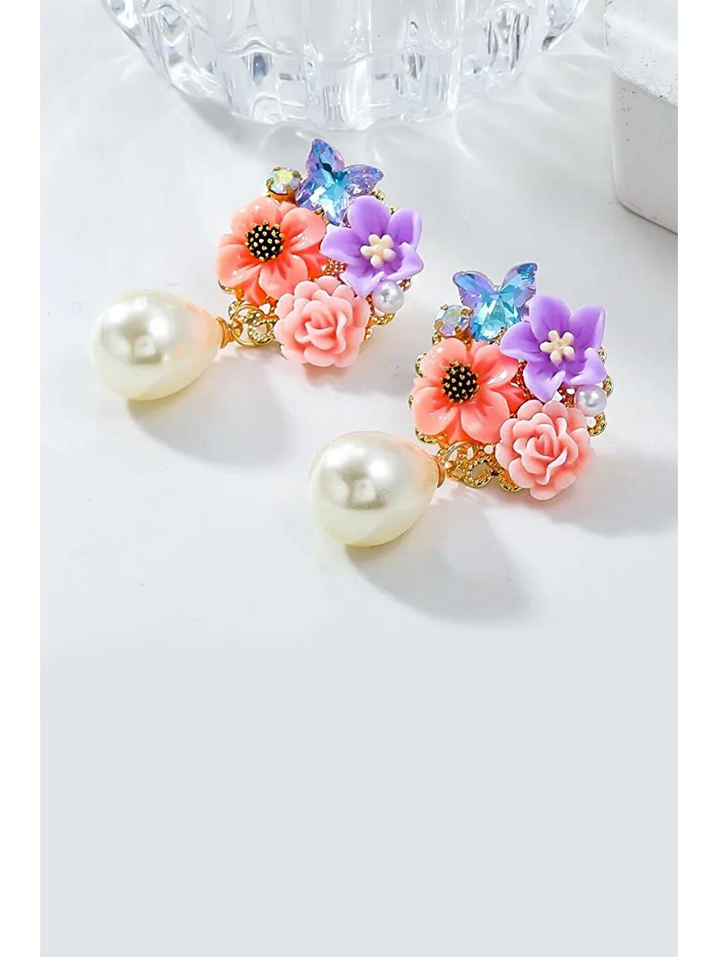 Pembe Zarif Mineli Çiçekli İnci Sallantılı Küpe-3