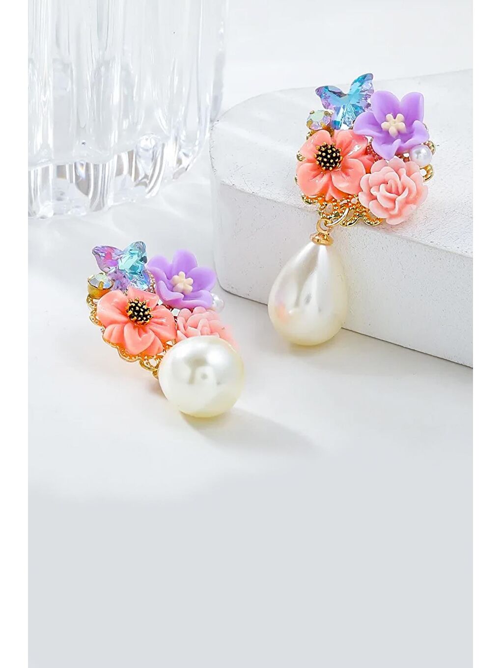 Pembe Zarif Mineli Çiçekli İnci Sallantılı Küpe-5