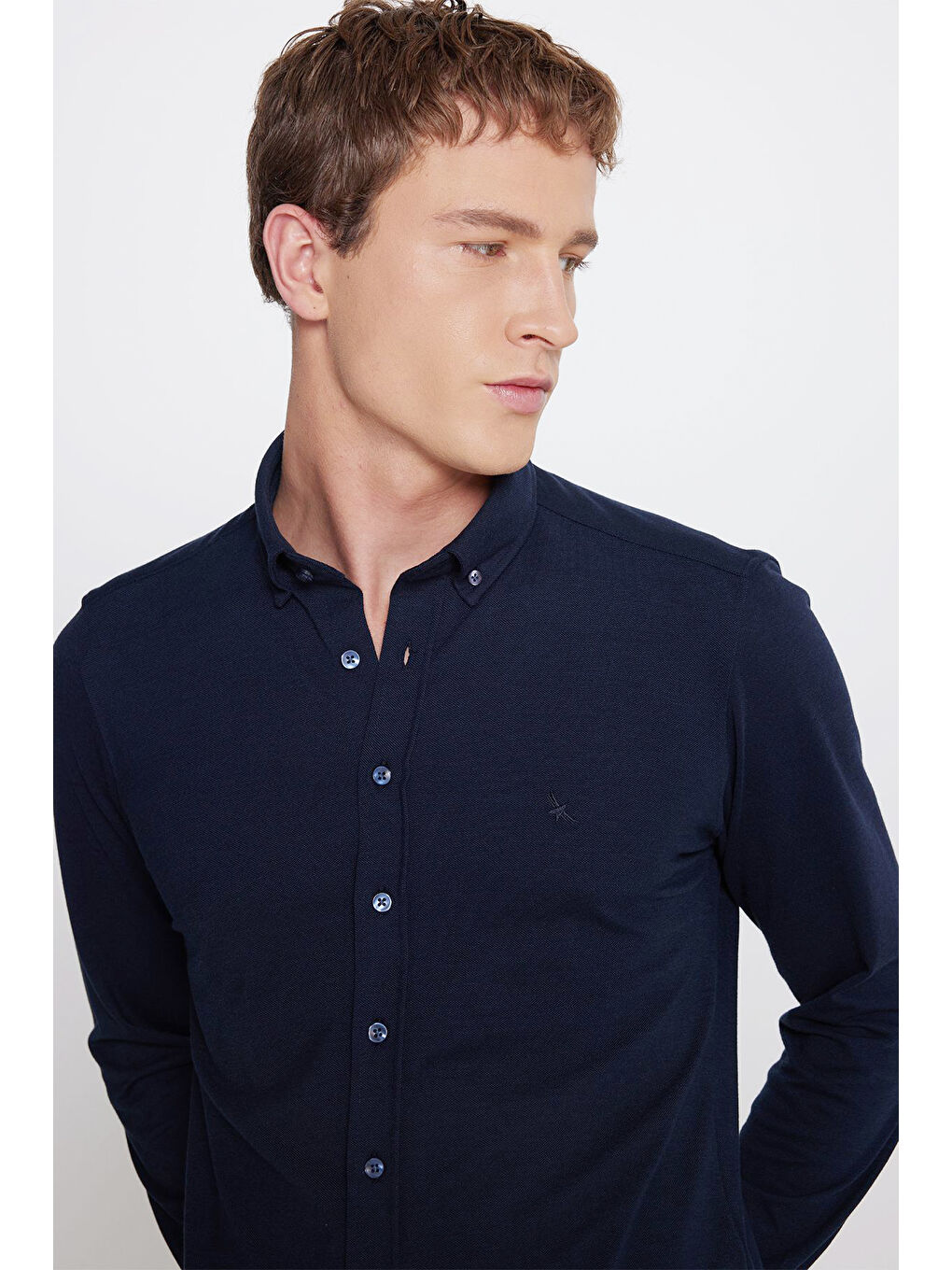 Erkek Lacivert 360 Her Yöne Esneyen Pamuklu Tailored Slim Fit Dar Kesim Düğmeli Yaka Örme Gömlek-3