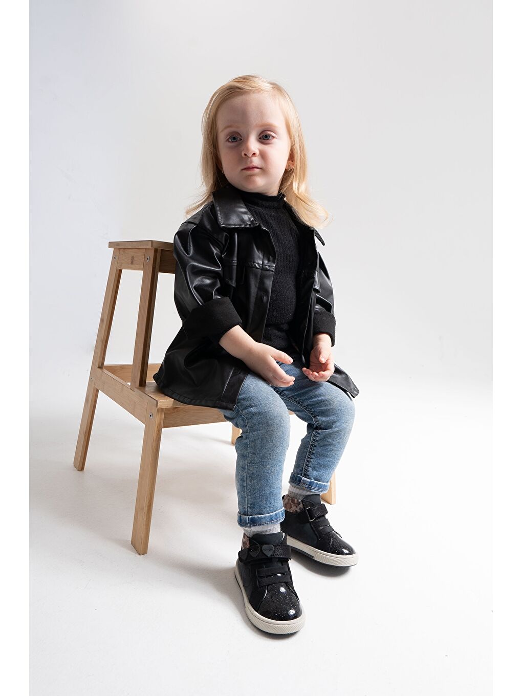 Kız Çocuk Siyah Hakiki Deri Suya Dayanıklı Anatomik İlk Adım Bot-1
