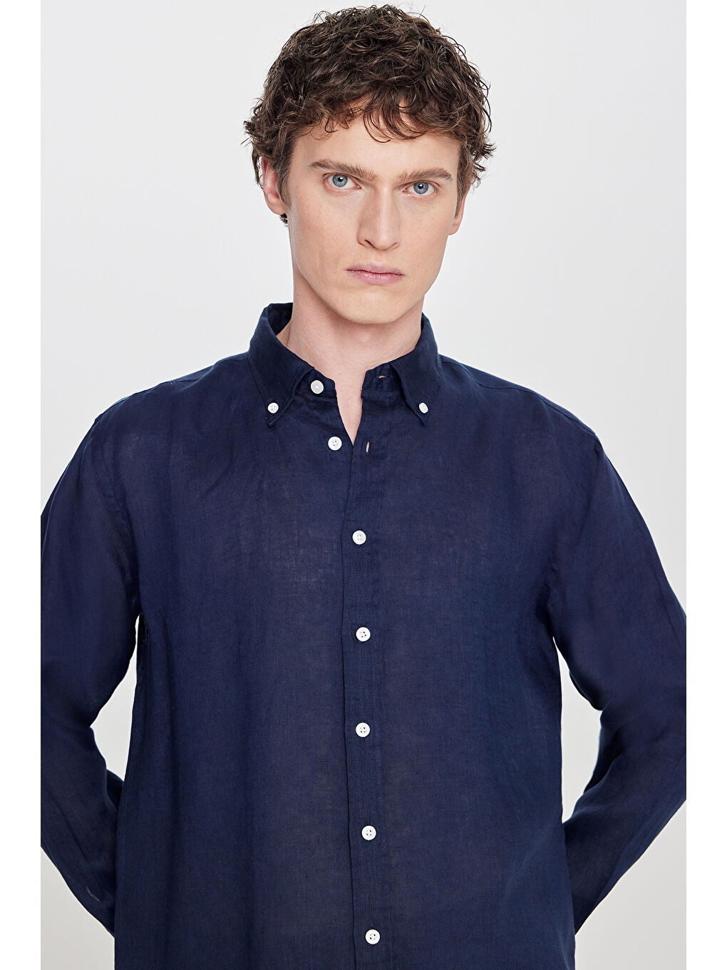 Erkek Lacivert Comfort Fit Rahat Kesim Düğmeli Yaka Gömlek-3