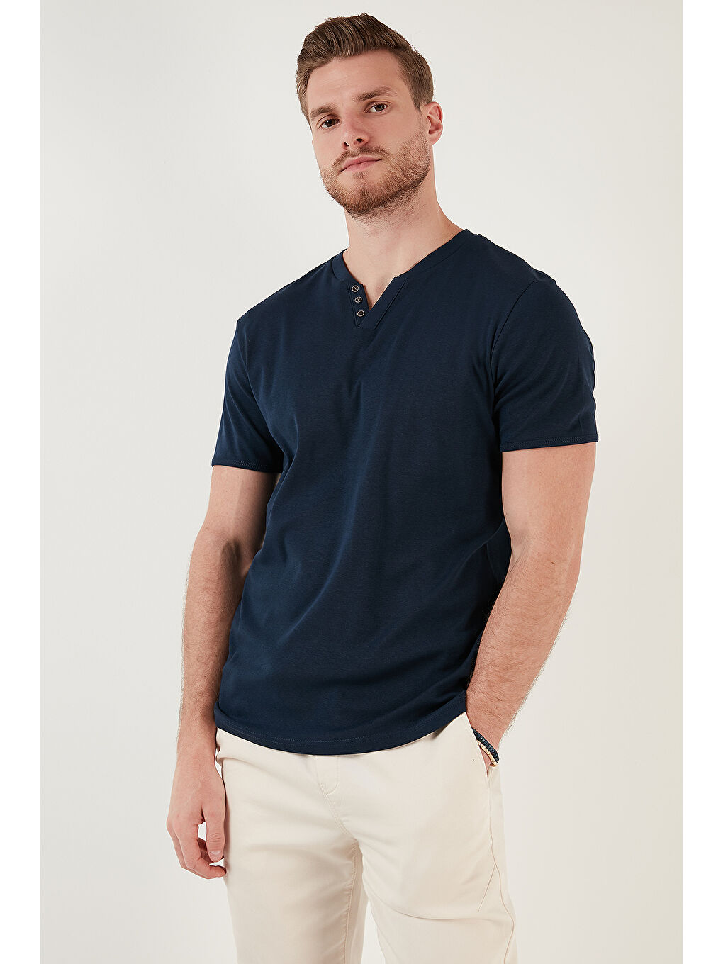 Yeşil Pamuklu Düğme Detaylı Slim Fit V Yaka 3'lü Paket %100 Pamuk Tişört 5902122S3-1