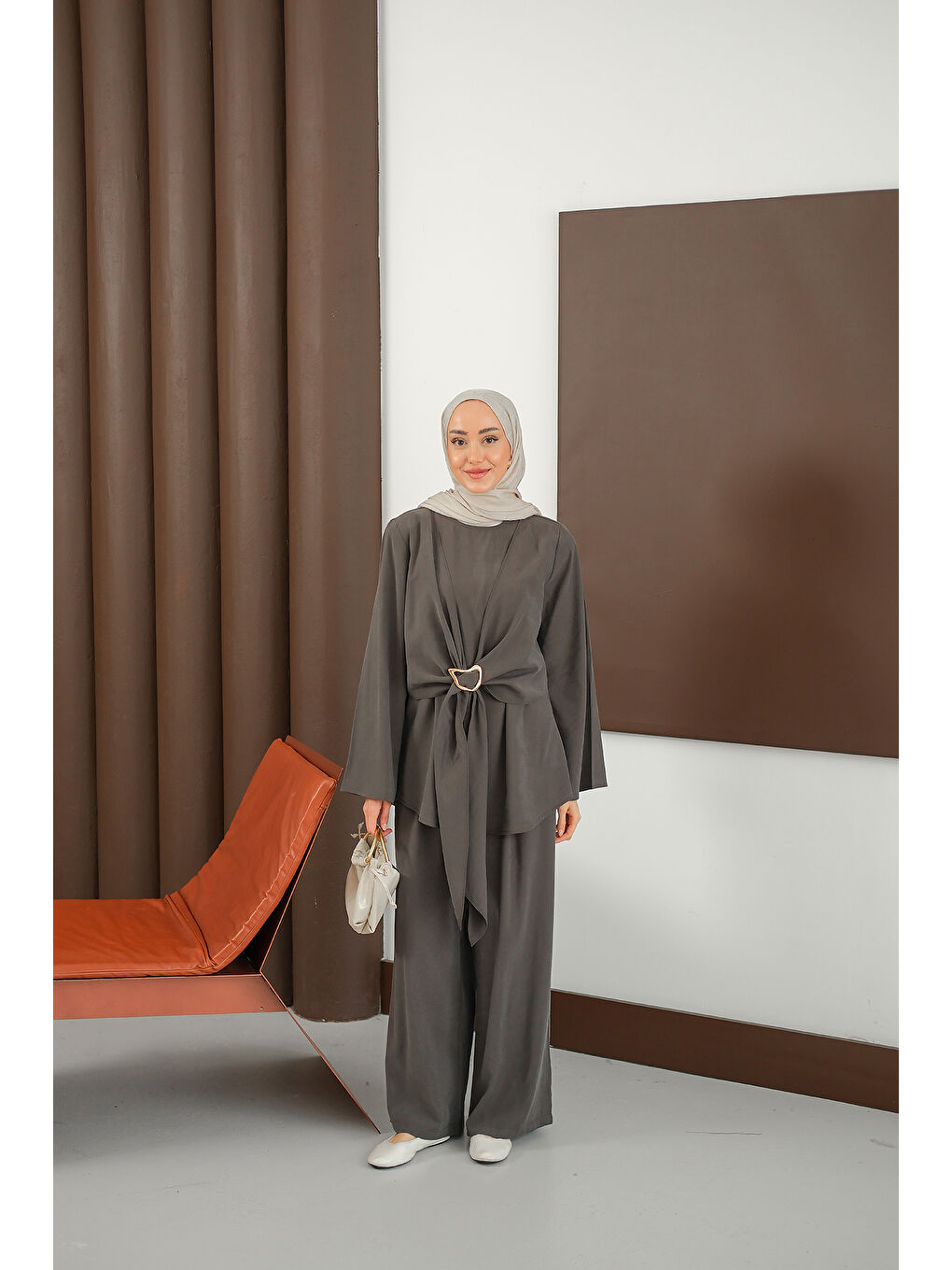 Kadın Gold Kemer Detay Takım Gri-4