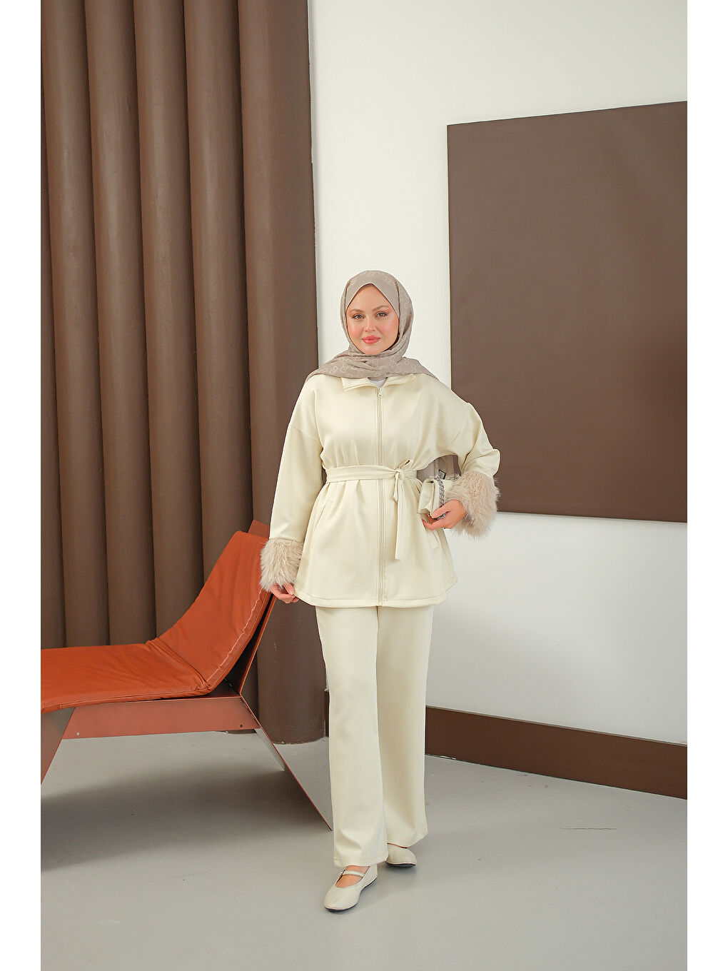 Ekru Kadın Kürk Detay Bel Bağlamalı Takım Krem-2