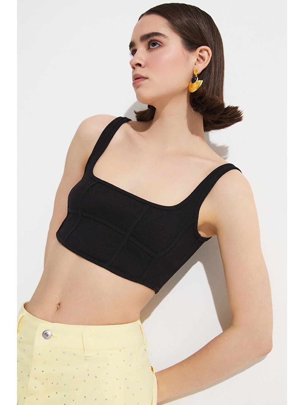 June Siyah Dikiş Detaylı Crop Top Bluz - 1