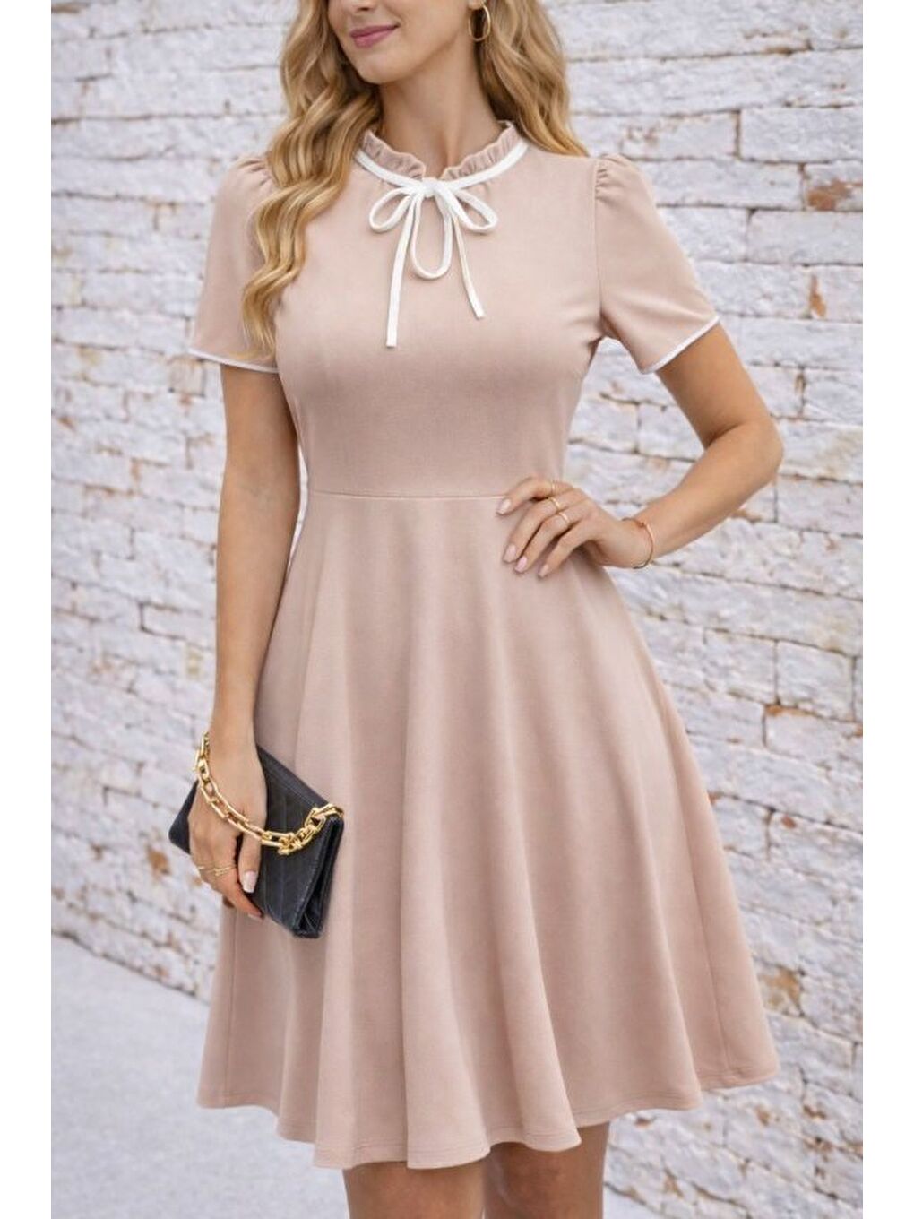 Bej Kadın Kısa Kollu Yakadan Bağcıklı Ve Fırfırlı Midi Janjan Krep Elbise-1