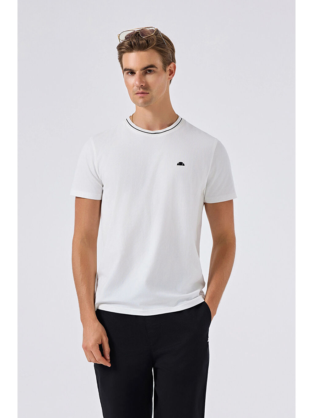 Beyaz Pamuklu Regular Fit Bisiklet Yaka T Shirt 6SM5058-OF