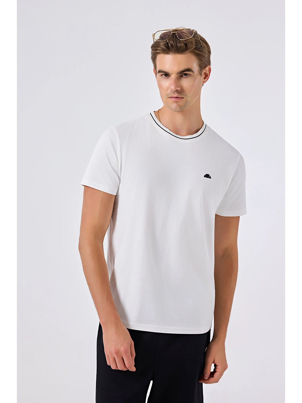 Beyaz Pamuklu Regular Fit Bisiklet Yaka T Shirt 6SM5058-OF-1