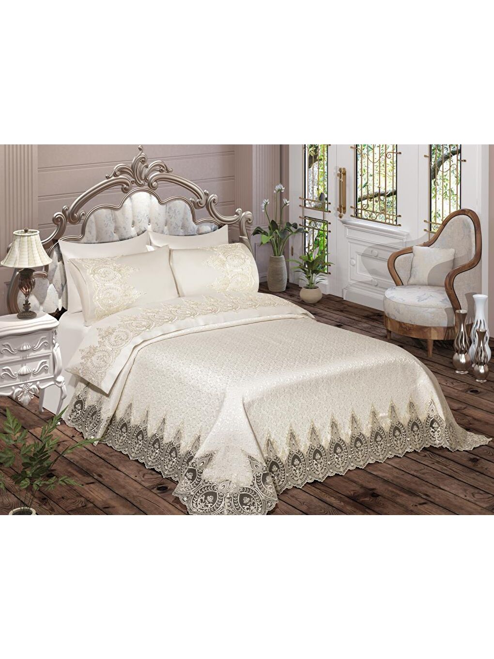 Ekru İlayda Fransız Güpürlü Brokar Pike Takımı Krem