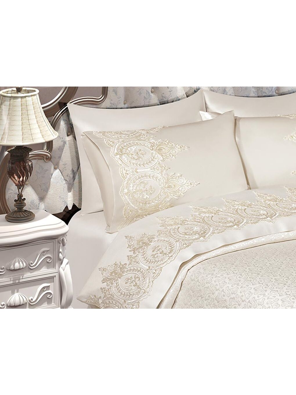 Ekru İlayda Fransız Güpürlü Brokar Pike Takımı Krem-2