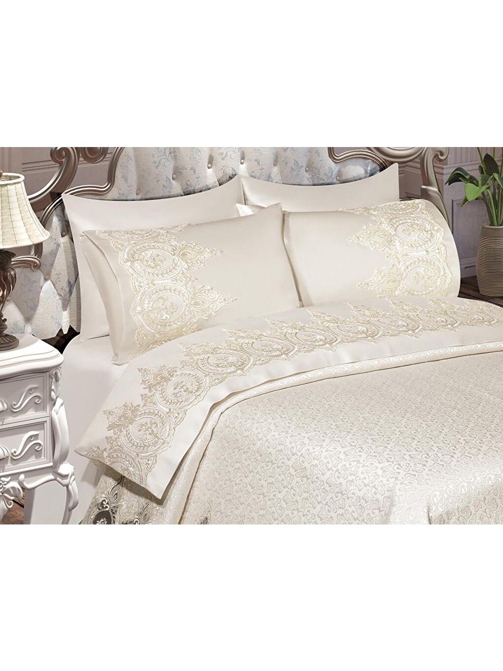 Ekru İlayda Fransız Güpürlü Brokar Pike Takımı Krem-3