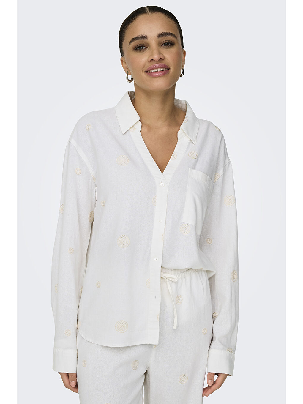 Ekru Onlcaro Keten Karışımlı Loose Fit İşleme Detaylı Kadın Gömlek 15338802