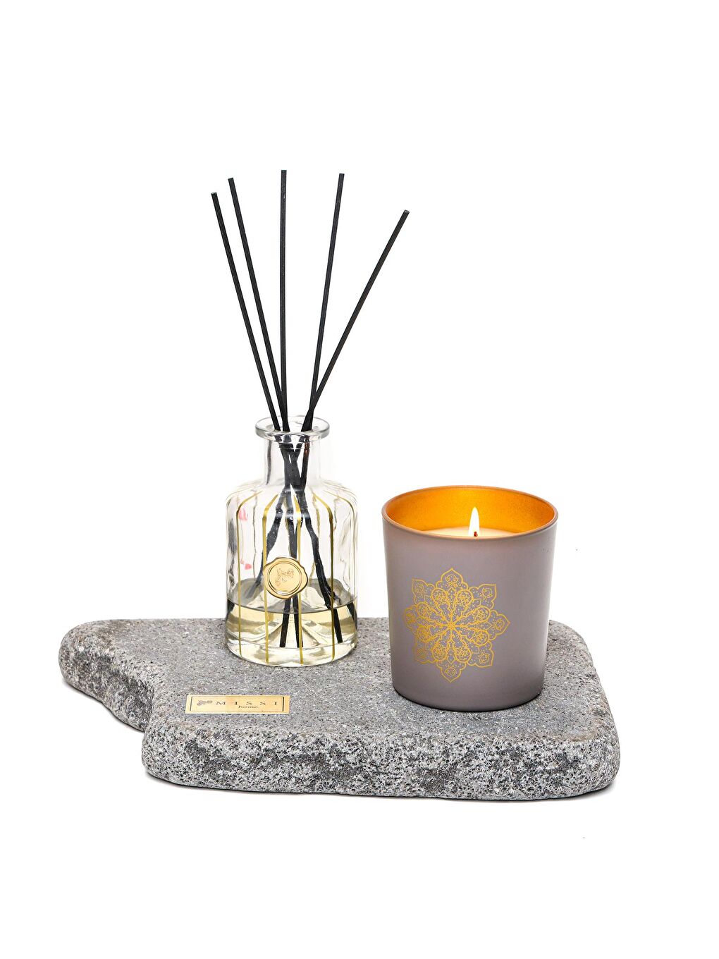 Sarı Dekoratif Gold Desenli Oud Vanilya Kokulu Vegan Mum-1