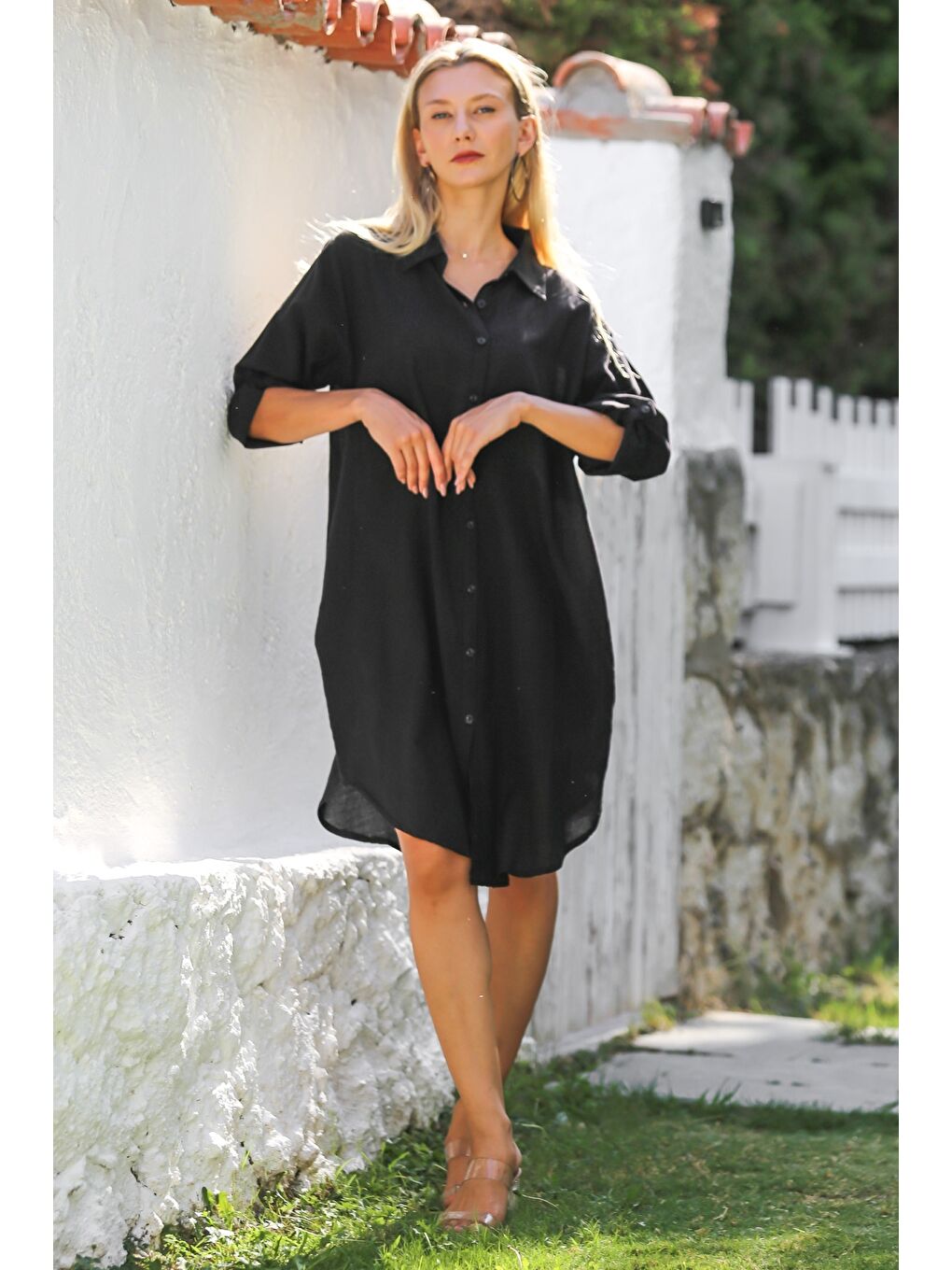 Siyah Gömlek Yaka Düğmeli Uzun Kollu Cepli Göz Nakışlı Pamuklu Dokuma Casual Elbise