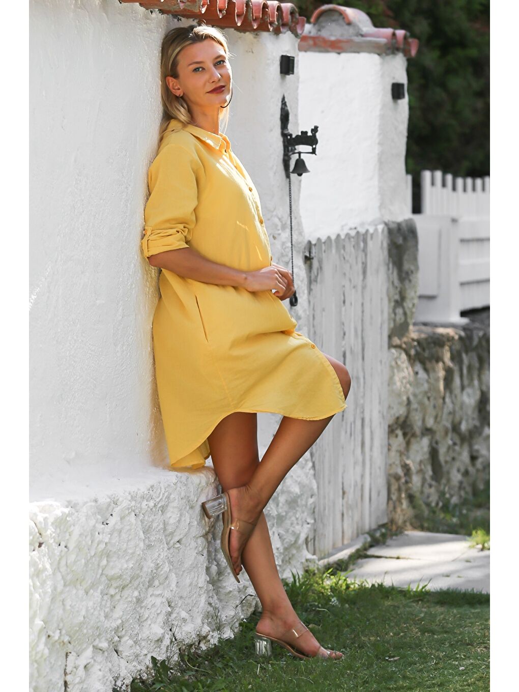 Sarı Gömlek Yaka Düğmeli Uzun Kollu Cepli Göz Nakışlı Pamuklu Dokuma Casual Elbise-2