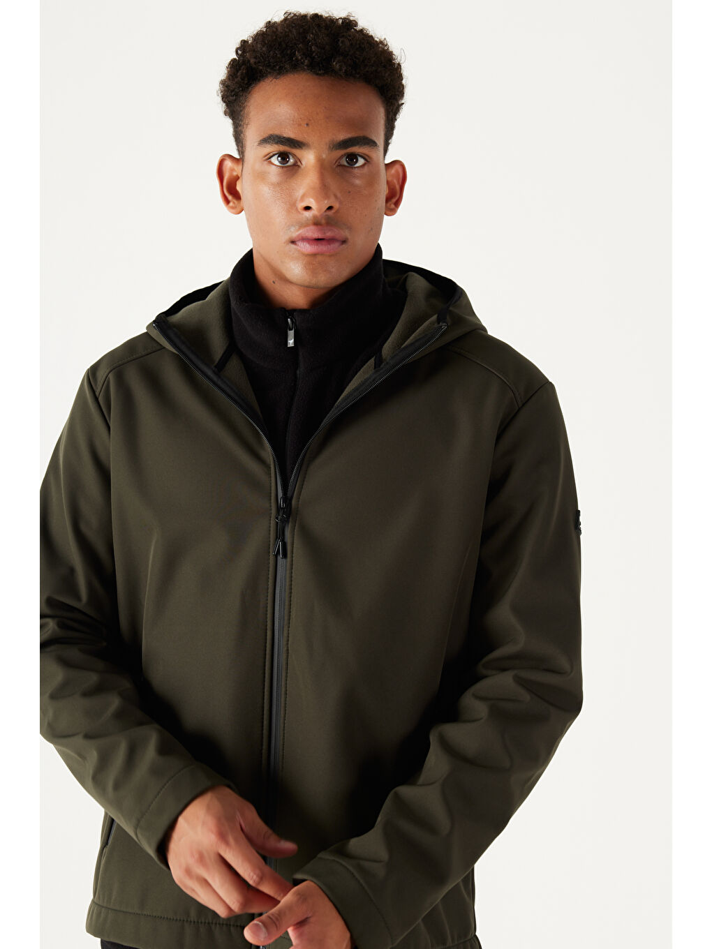 Erkek Yeşil Standart Fit Normal Kesim Dik Yaka Softshell Mont