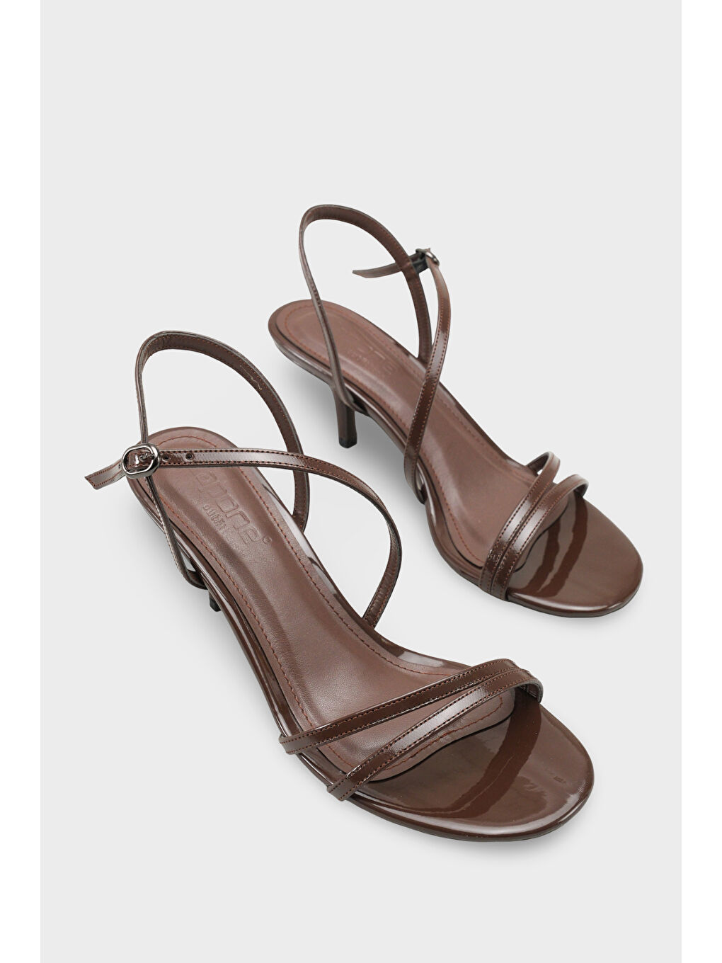 Kahverengi Vanna Yuvarlak Burunlu Bantlı Orta Topuklu Kadın Ayakkabı-1