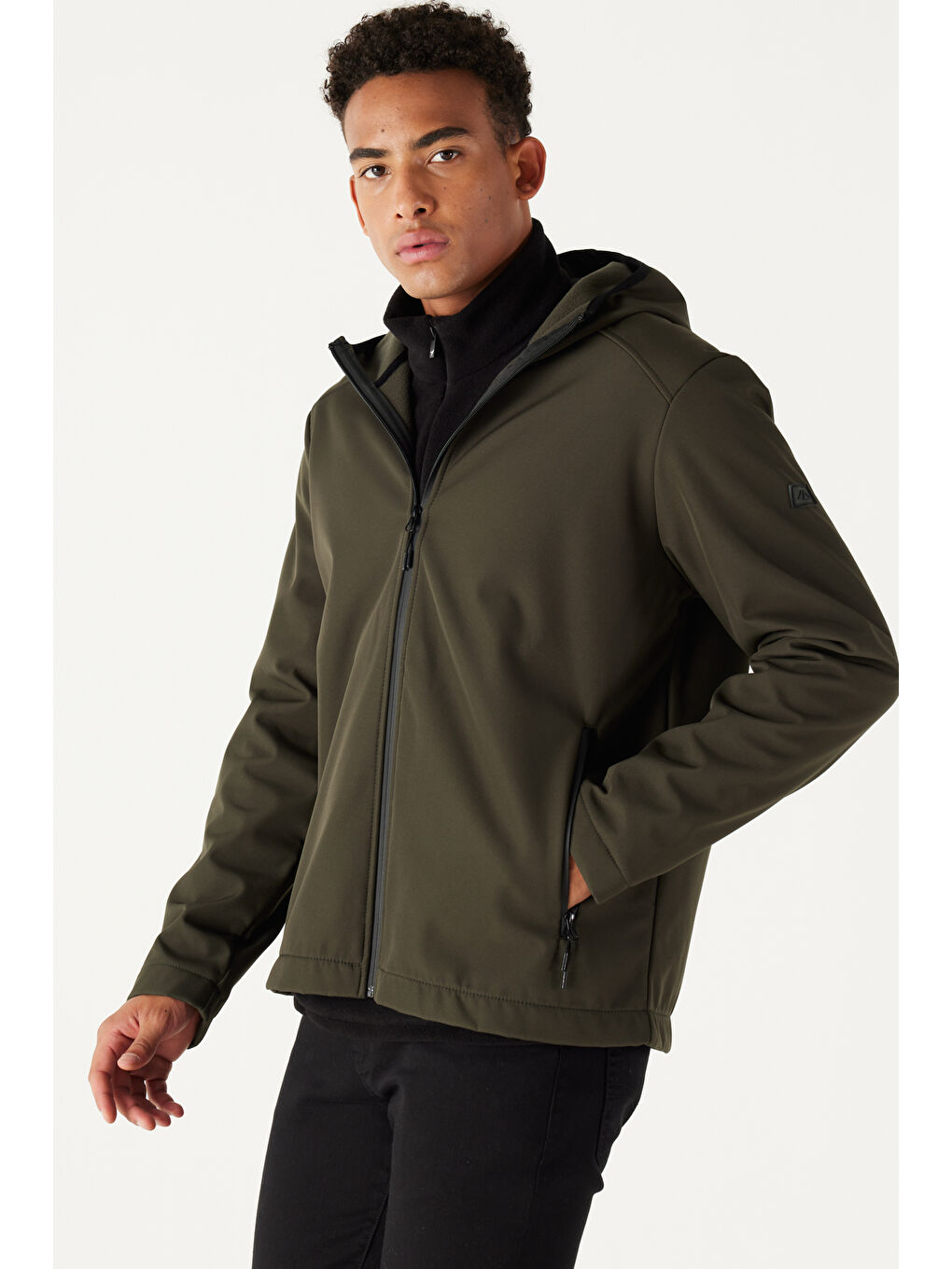 Erkek Yeşil Standart Fit Normal Kesim Dik Yaka Softshell Mont-2