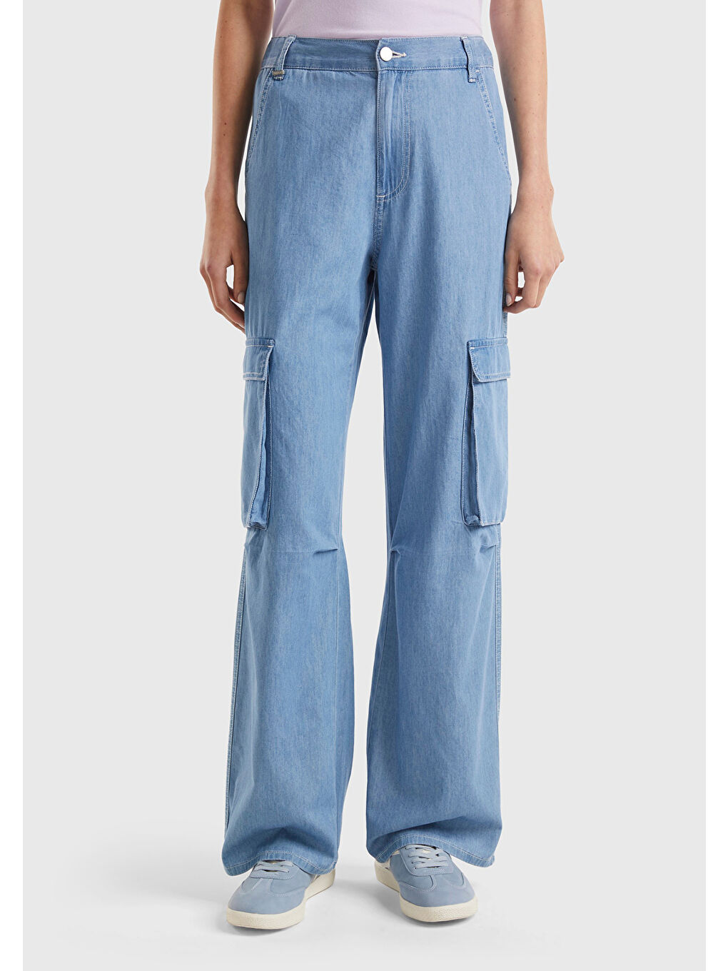 Kadın Mavi %100 Pamuk Yama Cepli Kemer Delikli Denim Kargo Pantolon