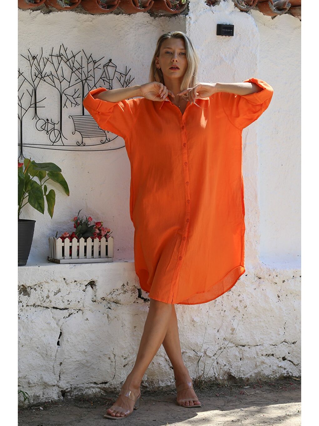 Turuncu Gömlek Yaka Düğmeli Uzun Kollu Cepli Tavuskuşu Nakışlı Pamuklu Dokuma Casual Elbise