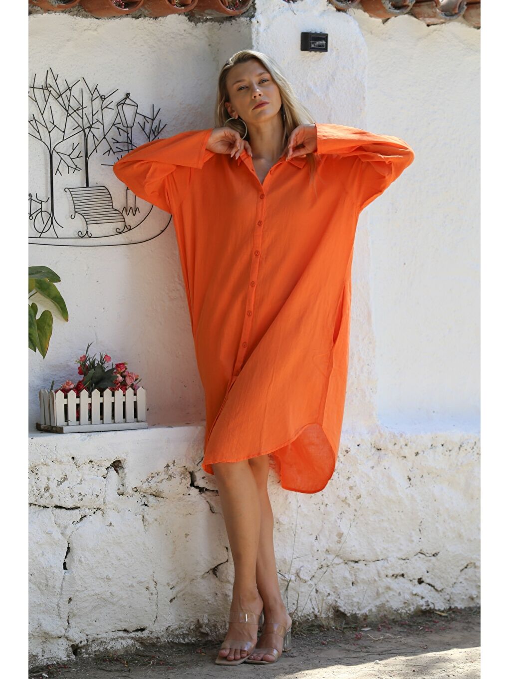 Turuncu Gömlek Yaka Düğmeli Uzun Kollu Cepli Tavuskuşu Nakışlı Pamuklu Dokuma Casual Elbise-2