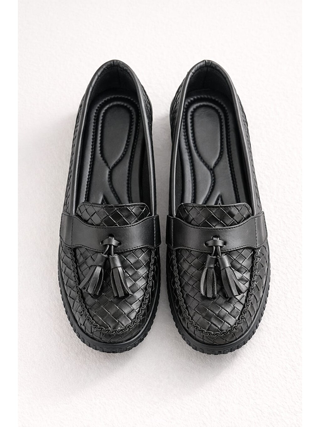 Siyah Kadın Örgü Desenli Püsküllü Rahat Comfort Loafer